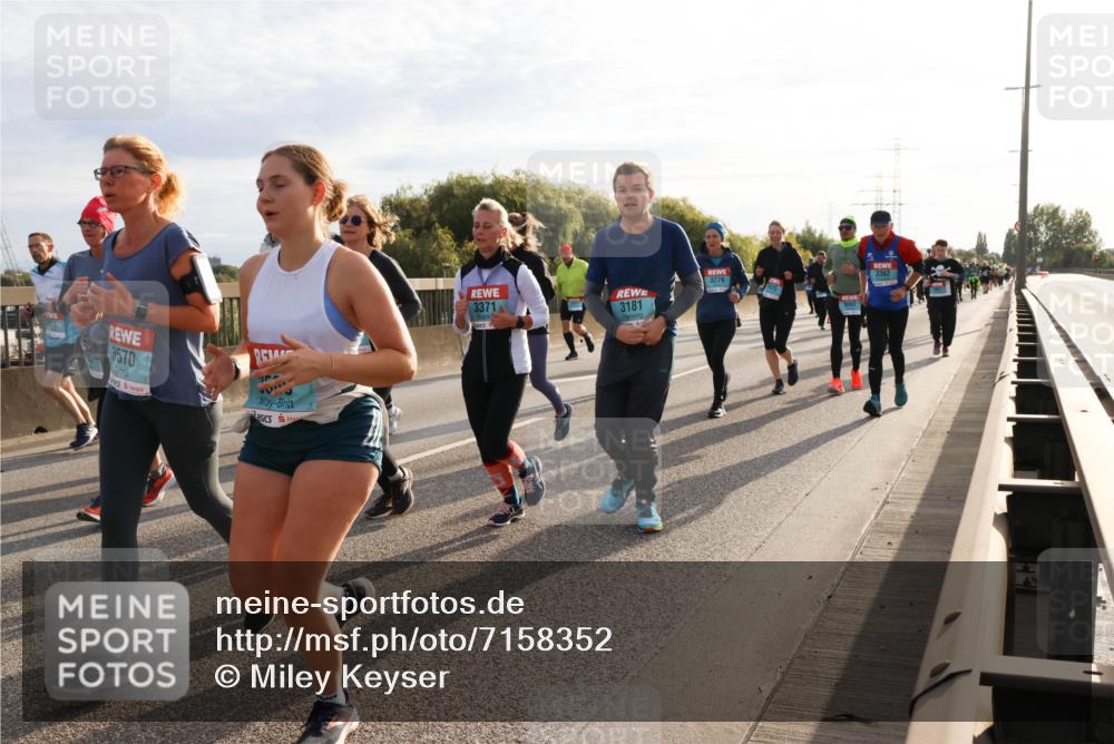 03.10.2024 - Köhlbrandbrückenlauf Miley Keyser http://msf.ph/oto/7158352 03.10.2024 09:21:44 Position 3 3570, 2, 3371, 3276, 3181, 3062, 3362 meine-sportfotos.de