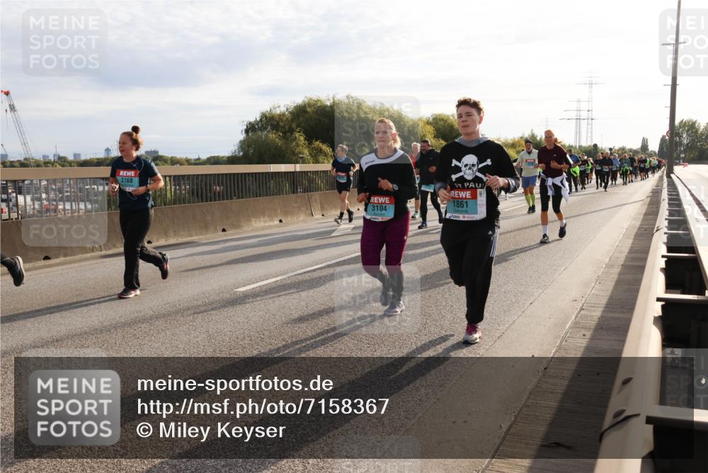 03.10.2024 - Köhlbrandbrückenlauf Miley Keyser http://msf.ph/oto/7158367 03.10.2024 09:21:49 Position 3 3168, 3104, 1861 meine-sportfotos.de