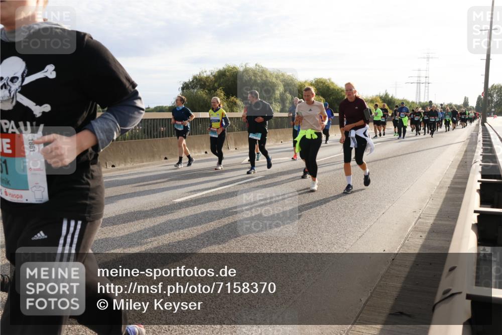 03.10.2024 - Köhlbrandbrückenlauf Miley Keyser http://msf.ph/oto/7158370 03.10.2024 09:21:50 Position 3 51, 1861 meine-sportfotos.de