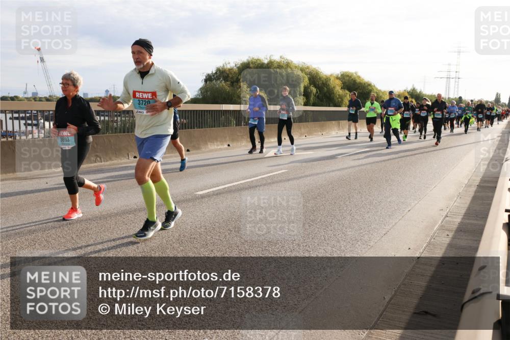 03.10.2024 - Köhlbrandbrückenlauf Miley Keyser http://msf.ph/oto/7158378 03.10.2024 09:21:53 Position 3 3693, 3720 meine-sportfotos.de