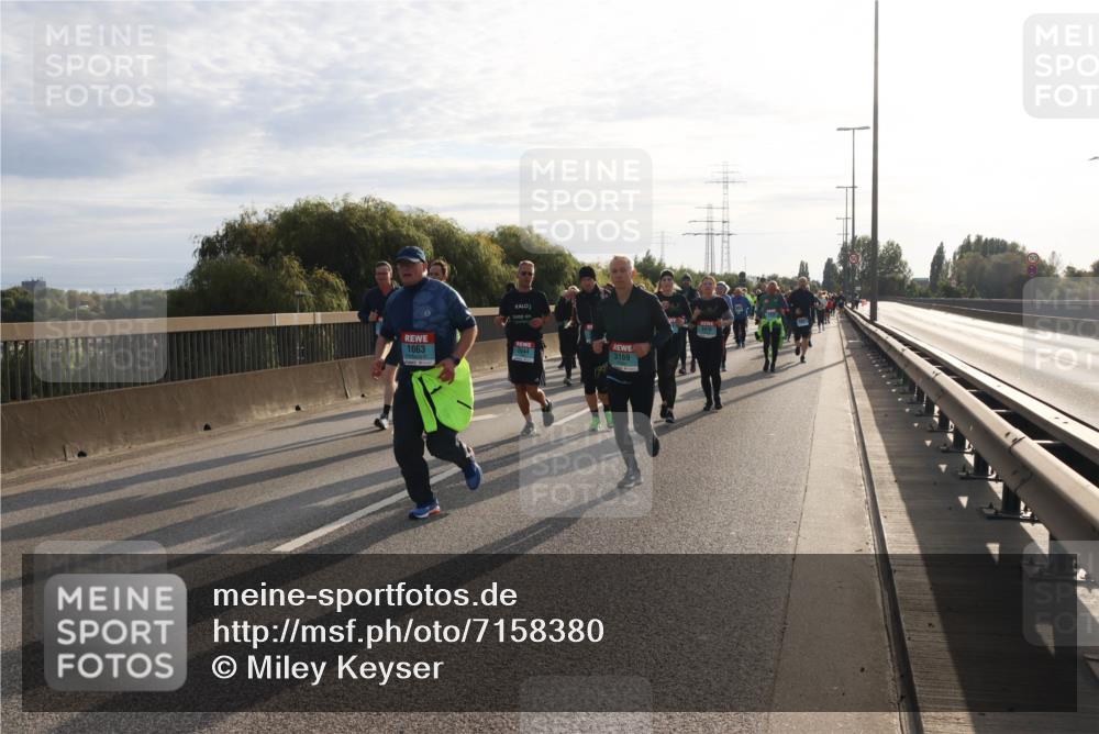 03.10.2024 - Köhlbrandbrückenlauf Miley Keyser http://msf.ph/oto/7158380 03.10.2024 09:21:57 Position 3 1663, 2444, 3169 meine-sportfotos.de