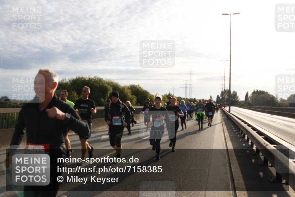 03.10.2024 - Köhlbrandbrückenlauf Miley Keyser http://msf.ph/oto/7158385 03.10.2024 09:21:58 Position 3 3169, 2442, 3476 meine-sportfotos.de