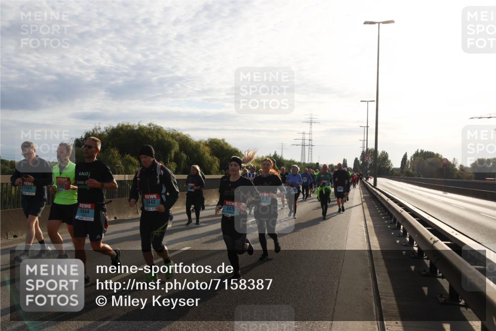 03.10.2024 - Köhlbrandbrückenlauf Miley Keyser http://msf.ph/oto/7158387 03.10.2024 09:21:59 Position 3 478, 2565, 2442, 3476, 2444 meine-sportfotos.de