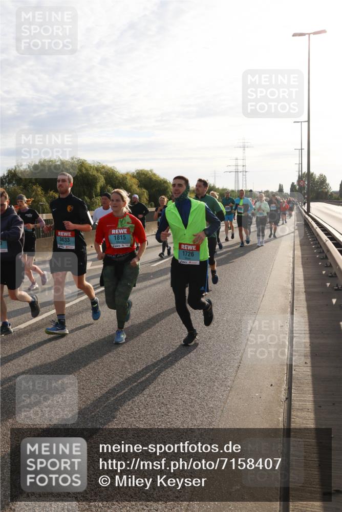03.10.2024 - Köhlbrandbrückenlauf Miley Keyser http://msf.ph/oto/7158407 03.10.2024 09:22:08 Position 3 3633, 1815, 1726 meine-sportfotos.de