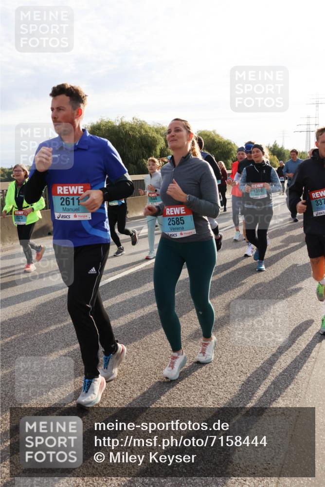 03.10.2024 - Köhlbrandbrückenlauf Miley Keyser http://msf.ph/oto/7158444 03.10.2024 09:22:23 Position 3 2525, 2611, 2588, 2585, 1396, 337 meine-sportfotos.de