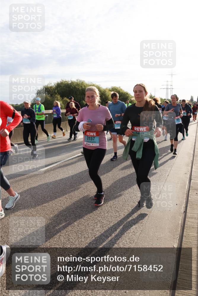 03.10.2024 - Köhlbrandbrückenlauf Miley Keyser http://msf.ph/oto/7158452 03.10.2024 09:22:25 Position 3 2161, 3157, 1952, 25, 27, 1953, 3070 meine-sportfotos.de
