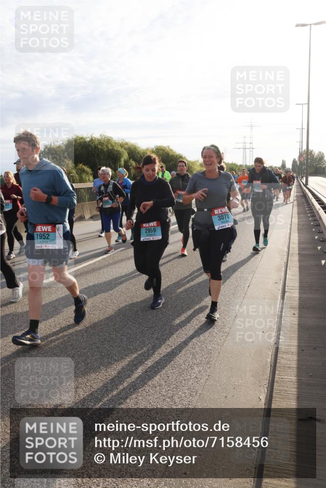 03.10.2024 - Köhlbrandbrückenlauf Miley Keyser http://msf.ph/oto/7158456 03.10.2024 09:22:27 Position 3 1952, 2959, 3070, 3150 meine-sportfotos.de