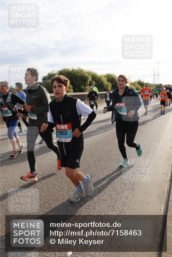 03.10.2024 - Köhlbrandbrückenlauf Miley Keyser http://msf.ph/oto/7158463 03.10.2024 09:22:28 Position 3 2969, 1953, 3150 meine-sportfotos.de