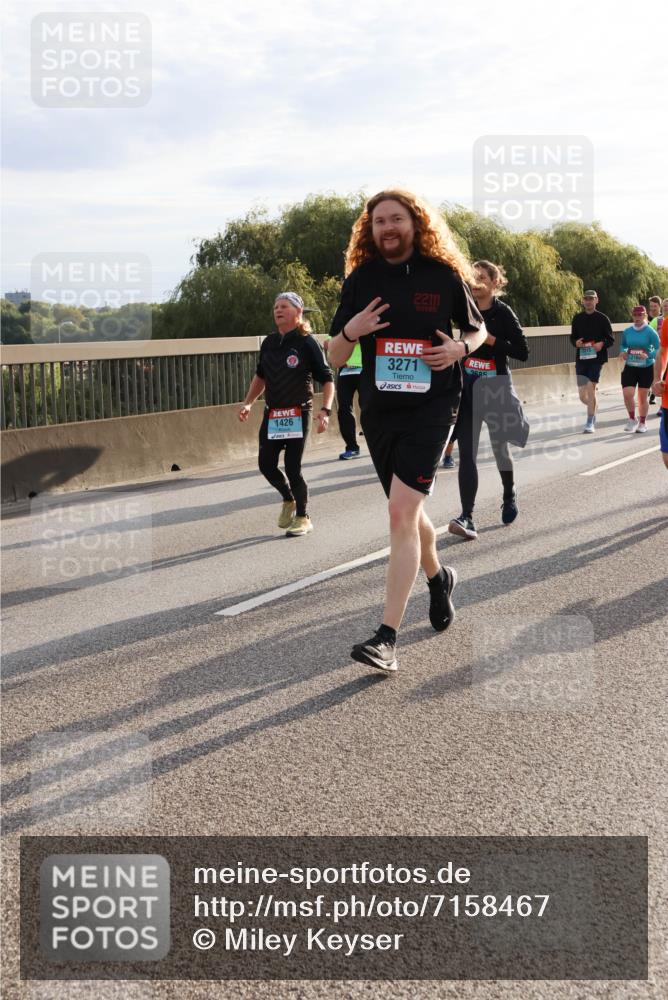 03.10.2024 - Köhlbrandbrückenlauf Miley Keyser http://msf.ph/oto/7158467 03.10.2024 09:22:30 Position 3 1426, 22111, 3271, 2685 meine-sportfotos.de