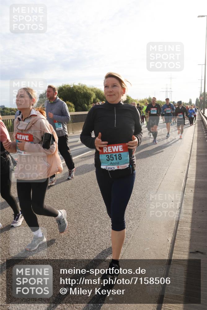 03.10.2024 - Köhlbrandbrückenlauf Miley Keyser http://msf.ph/oto/7158506 03.10.2024 09:22:43 Position 3 3518, 2589 meine-sportfotos.de