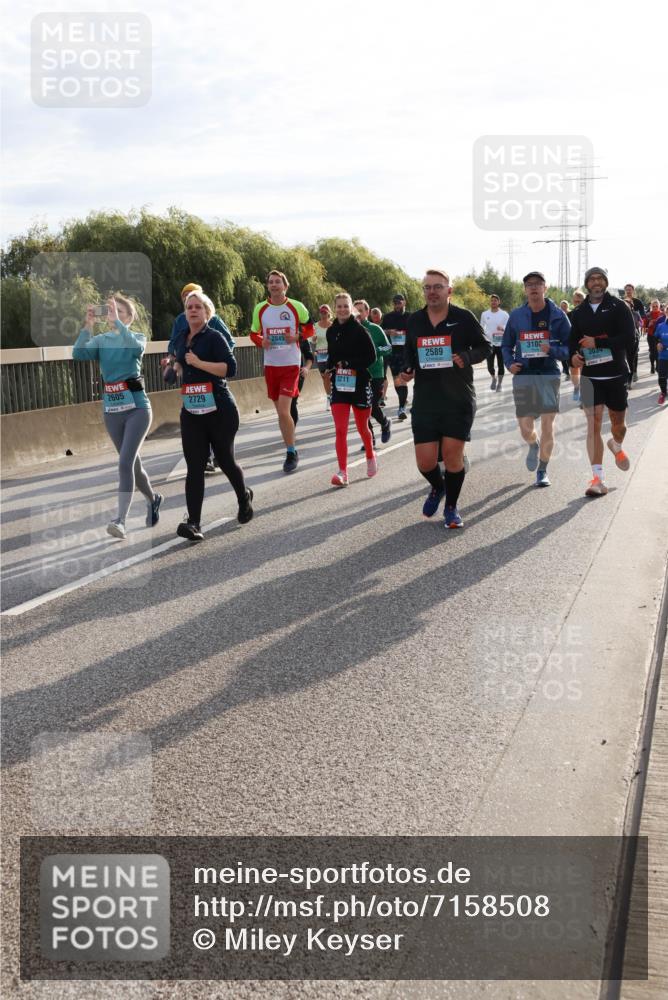 03.10.2024 - Köhlbrandbrückenlauf Miley Keyser http://msf.ph/oto/7158508 03.10.2024 09:22:44 Position 3 2605, 2729, 2845, 3102, 3034, 2589, 3211 meine-sportfotos.de