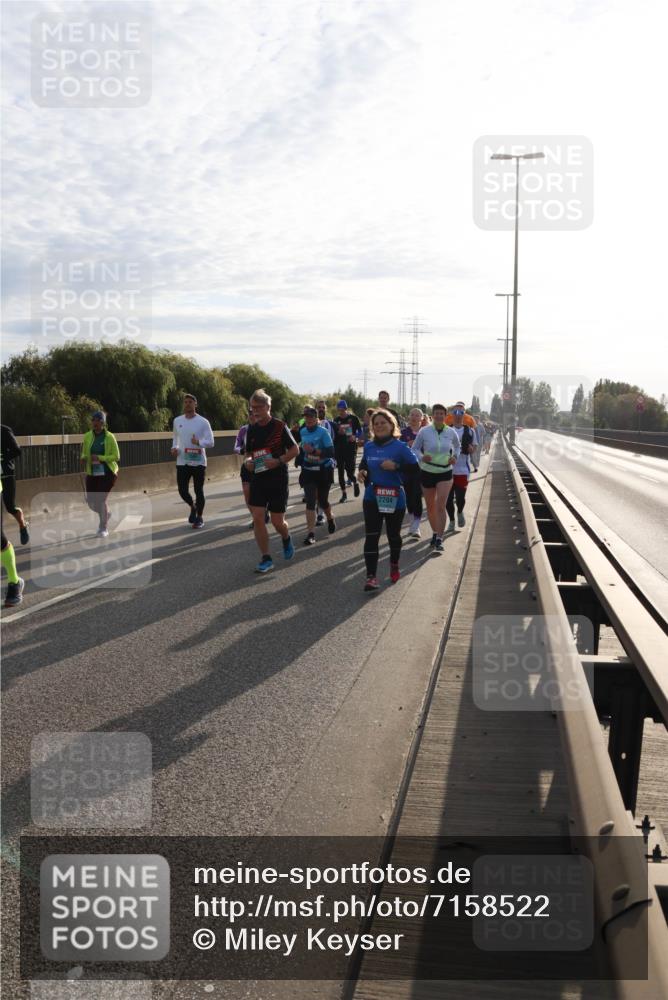 03.10.2024 - Köhlbrandbrückenlauf Miley Keyser http://msf.ph/oto/7158522 03.10.2024 09:22:48 Position 3 1, 2204 meine-sportfotos.de