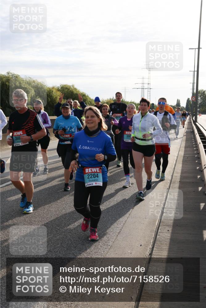 03.10.2024 - Köhlbrandbrückenlauf Miley Keyser http://msf.ph/oto/7158526 03.10.2024 09:22:49 Position 3 366, 2825, 2204, 3526, 306 meine-sportfotos.de