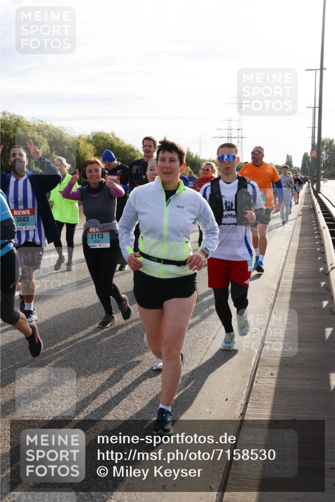 03.10.2024 - Köhlbrandbrückenlauf Miley Keyser http://msf.ph/oto/7158530 03.10.2024 09:22:51 Position 3 3683, 2113 meine-sportfotos.de