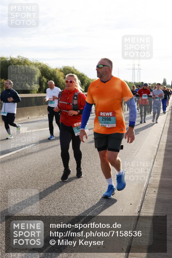 03.10.2024 - Köhlbrandbrückenlauf Miley Keyser http://msf.ph/oto/7158536 03.10.2024 09:22:53 Position 3 2434, 32, 2996, 3542 meine-sportfotos.de