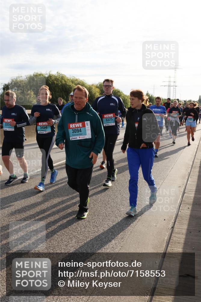 03.10.2024 - Köhlbrandbrückenlauf Miley Keyser http://msf.ph/oto/7158553 03.10.2024 09:22:59 Position 3 3324, 3456, 3094, 3325, 178 meine-sportfotos.de