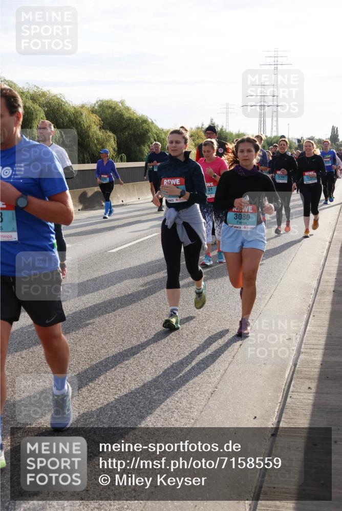 03.10.2024 - Köhlbrandbrückenlauf Miley Keyser http://msf.ph/oto/7158559 03.10.2024 09:23:02 Position 3 8, 01, 3080, 1244, 125 meine-sportfotos.de