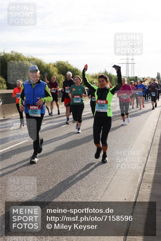 03.10.2024 - Köhlbrandbrückenlauf Miley Keyser http://msf.ph/oto/7158596 03.10.2024 09:23:15 Position 3 3435, 2296, 2950, 3064 meine-sportfotos.de
