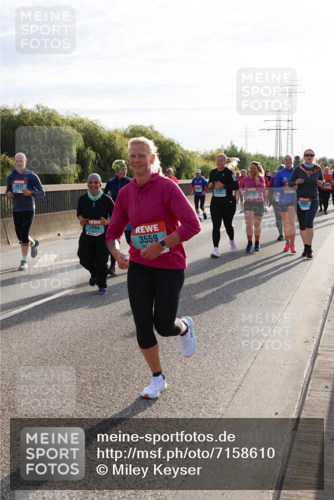 03.10.2024 - Köhlbrandbrückenlauf Miley Keyser http://msf.ph/oto/7158610 03.10.2024 09:23:18 Position 3 3412, 2994, 3559, 3191, 3145, 3083 meine-sportfotos.de