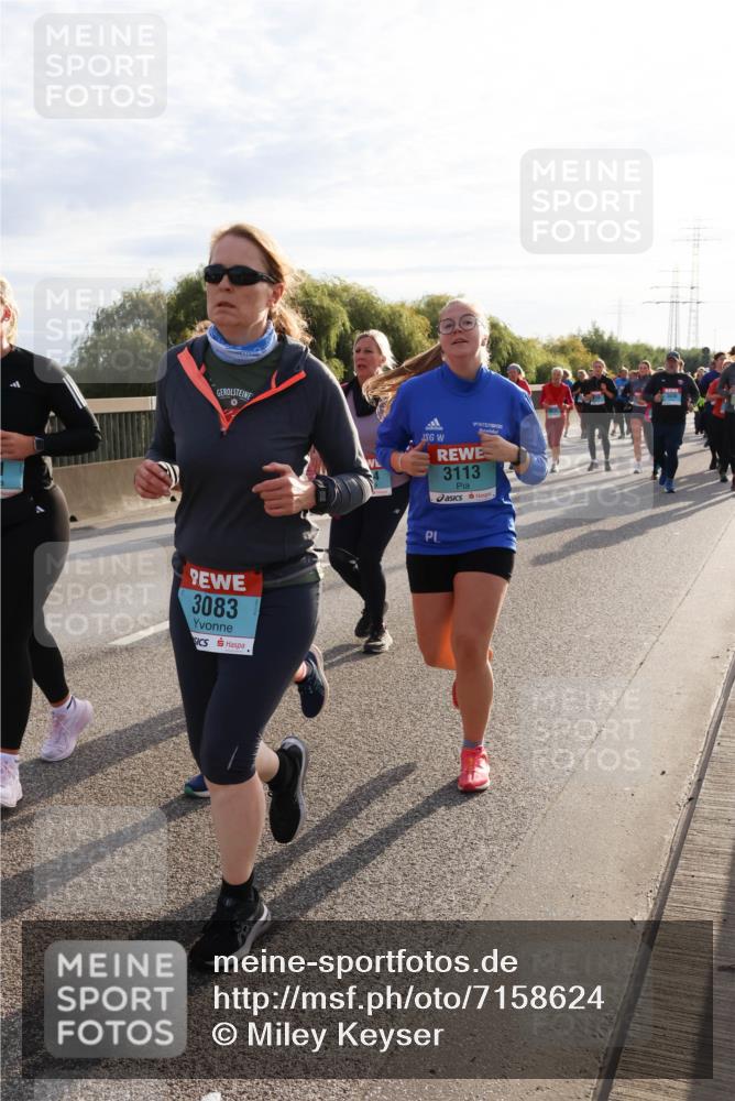 03.10.2024 - Köhlbrandbrückenlauf Miley Keyser http://msf.ph/oto/7158624 03.10.2024 09:23:22 Position 3 3083, 3113 meine-sportfotos.de