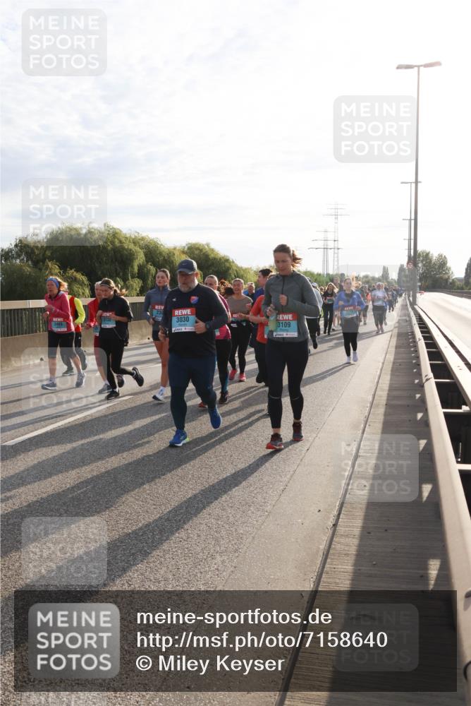 03.10.2024 - Köhlbrandbrückenlauf Miley Keyser http://msf.ph/oto/7158640 03.10.2024 09:23:26 Position 3 3030, 3109 meine-sportfotos.de