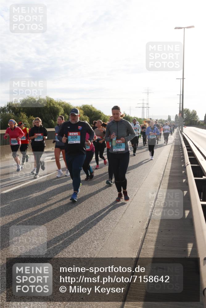 03.10.2024 - Köhlbrandbrückenlauf Miley Keyser http://msf.ph/oto/7158642 03.10.2024 09:23:27 Position 3 730, 3030, 3109 meine-sportfotos.de