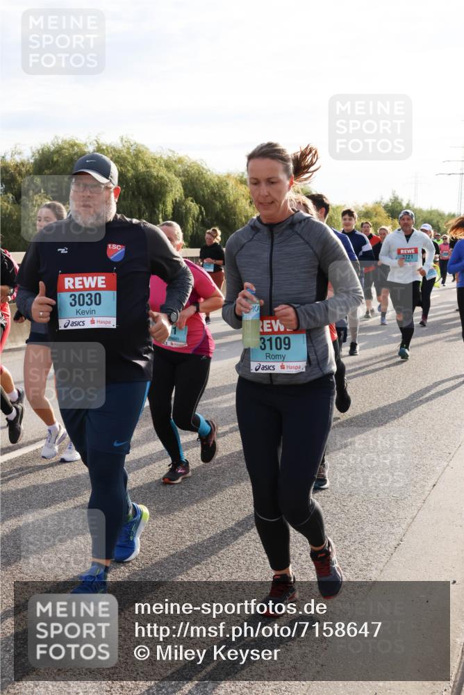 03.10.2024 - Köhlbrandbrückenlauf Miley Keyser http://msf.ph/oto/7158647 03.10.2024 09:23:27 Position 3 1, 3030, 3109, 2721 meine-sportfotos.de