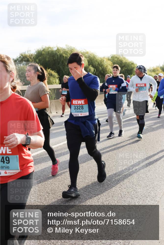 03.10.2024 - Köhlbrandbrückenlauf Miley Keyser http://msf.ph/oto/7158654 03.10.2024 09:23:29 Position 3 49, 5, 3328, 37, 4721 meine-sportfotos.de