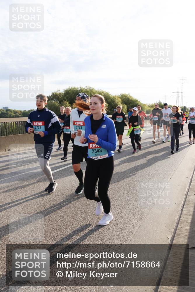 03.10.2024 - Köhlbrandbrückenlauf Miley Keyser http://msf.ph/oto/7158664 03.10.2024 09:23:30 Position 3 3732, 1359, 3721, 2343, 3657, 3201, 2974 meine-sportfotos.de