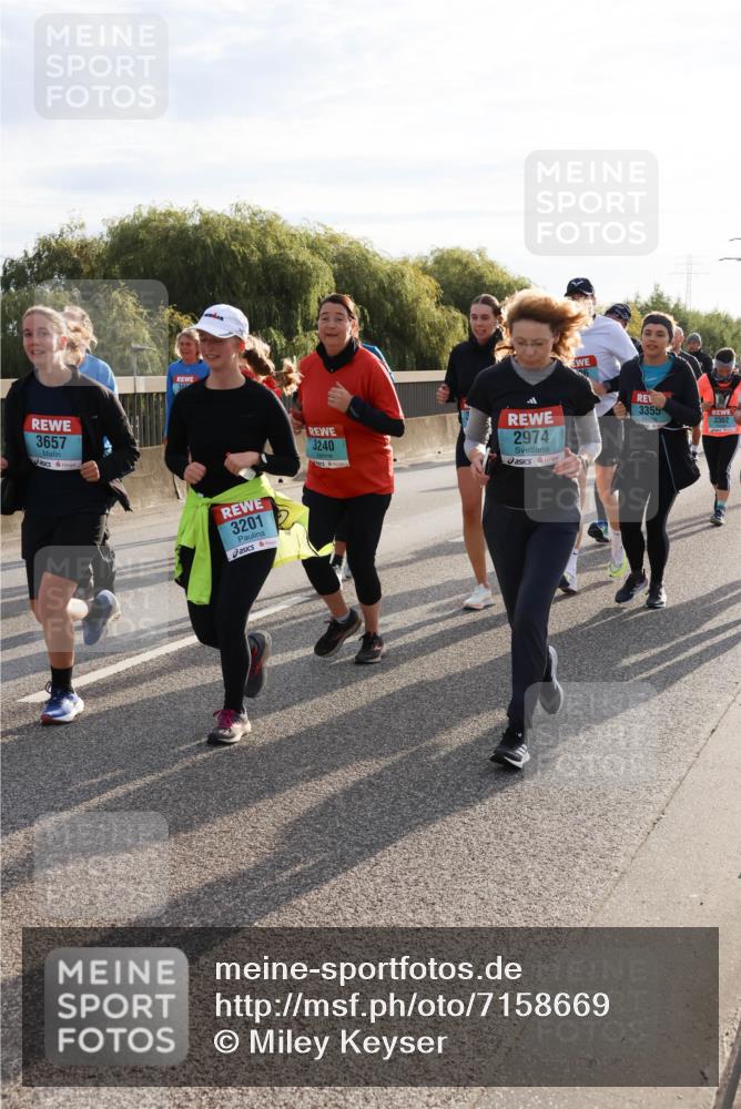 03.10.2024 - Köhlbrandbrückenlauf Miley Keyser http://msf.ph/oto/7158669 03.10.2024 09:23:32 Position 3 3657, 3201, 3240, 2974, 3355, 3302 meine-sportfotos.de