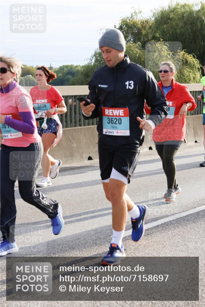 03.10.2024 - Köhlbrandbrückenlauf Miley Keyser http://msf.ph/oto/7158697 03.10.2024 09:23:39 Position 3 13, 3436, 3620, 8 meine-sportfotos.de