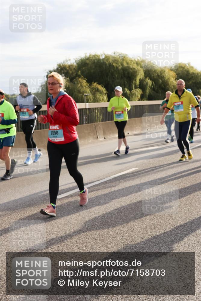 03.10.2024 - Köhlbrandbrückenlauf Miley Keyser http://msf.ph/oto/7158703 03.10.2024 09:23:41 Position 3 3348, 2898, 3533, 2495 meine-sportfotos.de