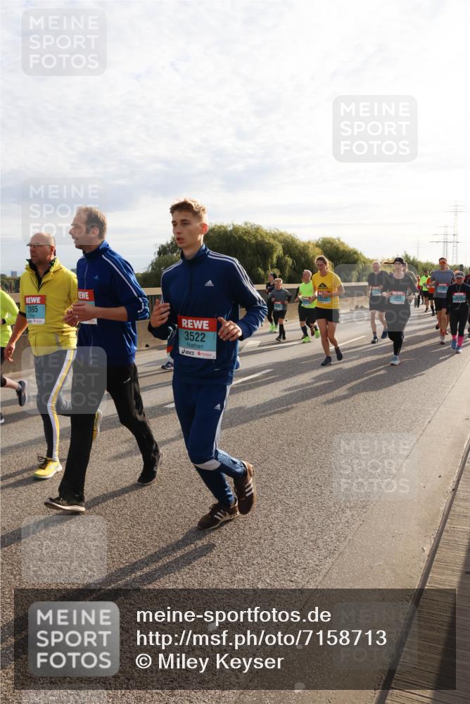 03.10.2024 - Köhlbrandbrückenlauf Miley Keyser http://msf.ph/oto/7158713 03.10.2024 09:23:44 Position 3 2495, 3522, 3489, 2474 meine-sportfotos.de