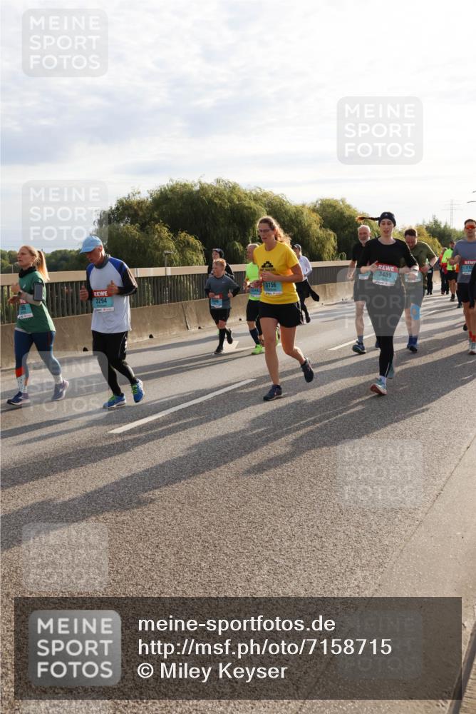 03.10.2024 - Köhlbrandbrückenlauf Miley Keyser http://msf.ph/oto/7158715 03.10.2024 09:23:45 Position 3 3294, 3156, 110, 3489 meine-sportfotos.de