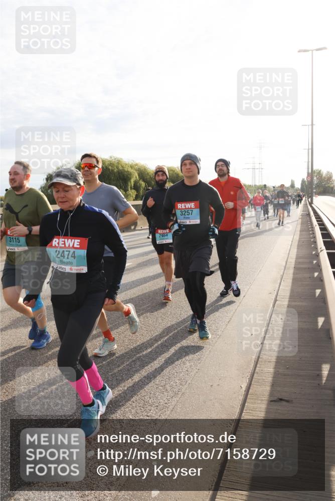 03.10.2024 - Köhlbrandbrückenlauf Miley Keyser http://msf.ph/oto/7158729 03.10.2024 09:23:48 Position 3 3115, 2474, 2954, 3257 meine-sportfotos.de