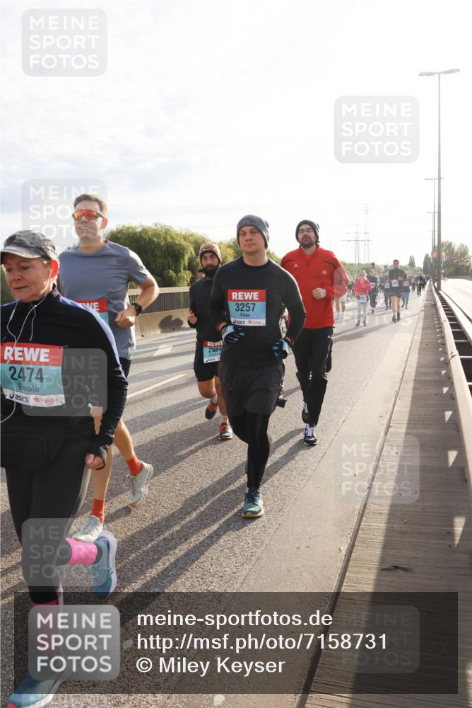 03.10.2024 - Köhlbrandbrückenlauf Miley Keyser http://msf.ph/oto/7158731 03.10.2024 09:23:48 Position 3 2474, 2954, 3257 meine-sportfotos.de