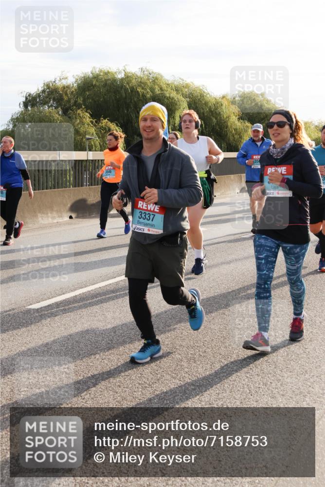 03.10.2024 - Köhlbrandbrückenlauf Miley Keyser http://msf.ph/oto/7158753 03.10.2024 09:23:58 Position 3 3546, 3337, 356 meine-sportfotos.de