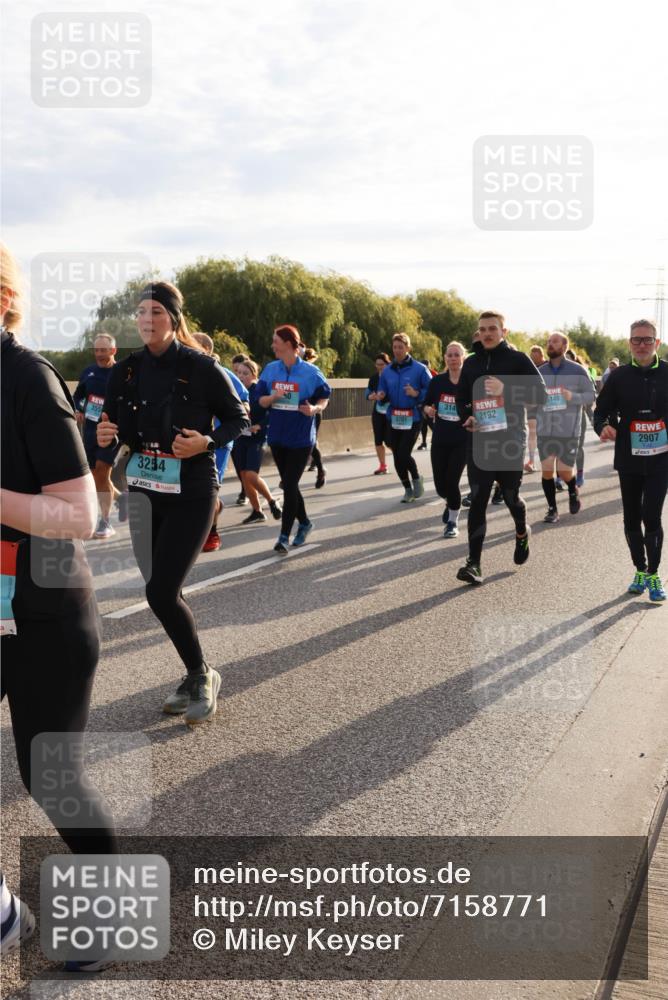 03.10.2024 - Köhlbrandbrückenlauf Miley Keyser http://msf.ph/oto/7158771 03.10.2024 09:24:04 Position 3 3254, 0, 148, 314, 2192, 3701, 2907 meine-sportfotos.de