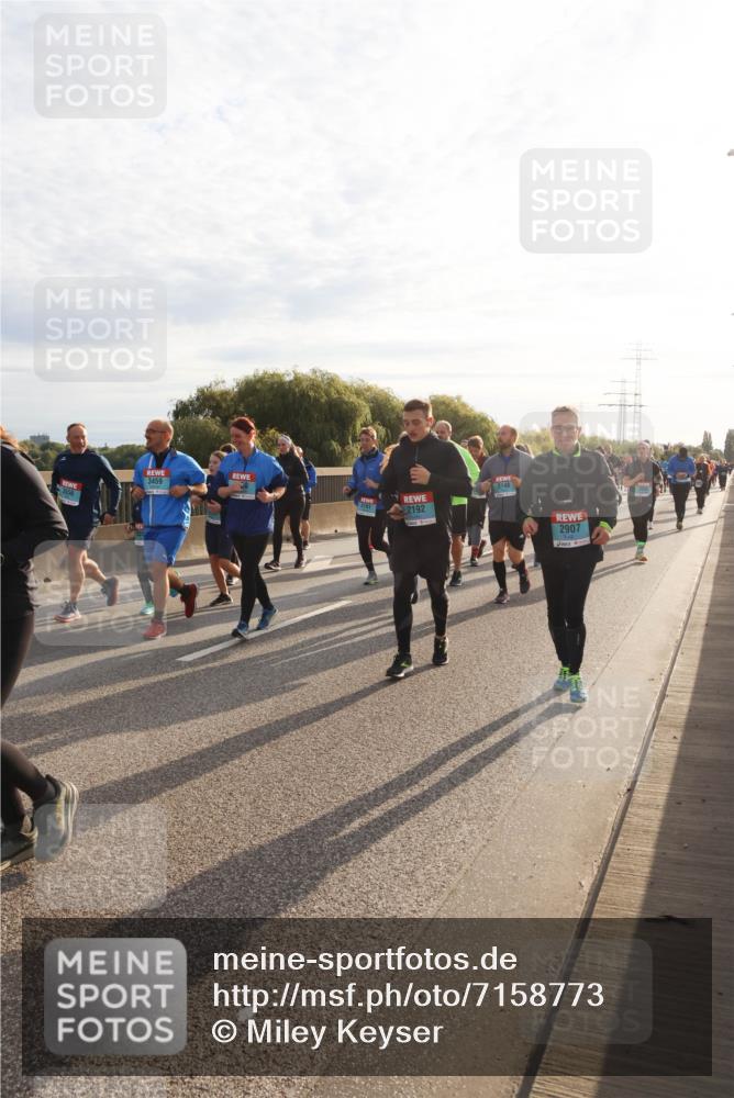 03.10.2024 - Köhlbrandbrückenlauf Miley Keyser http://msf.ph/oto/7158773 03.10.2024 09:24:05 Position 3 3459, 3148, 2192, 2907 meine-sportfotos.de