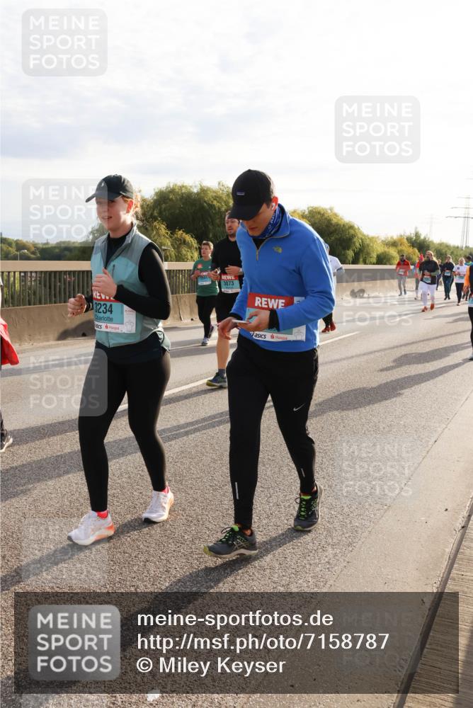 03.10.2024 - Köhlbrandbrückenlauf Miley Keyser http://msf.ph/oto/7158787 03.10.2024 09:24:12 Position 3 3234, 3073 meine-sportfotos.de
