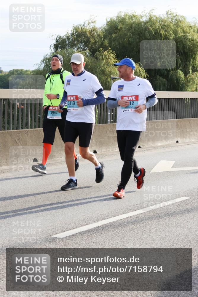 03.10.2024 - Köhlbrandbrückenlauf Miley Keyser http://msf.ph/oto/7158794 03.10.2024 09:24:14 Position 3 3063, 3313, 12 meine-sportfotos.de