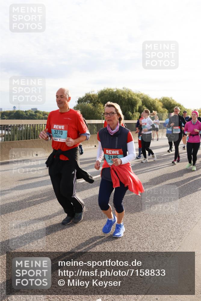 03.10.2024 - Köhlbrandbrückenlauf Miley Keyser http://msf.ph/oto/7158833 03.10.2024 09:24:27 Position 3 3270, 3105, 3655 meine-sportfotos.de