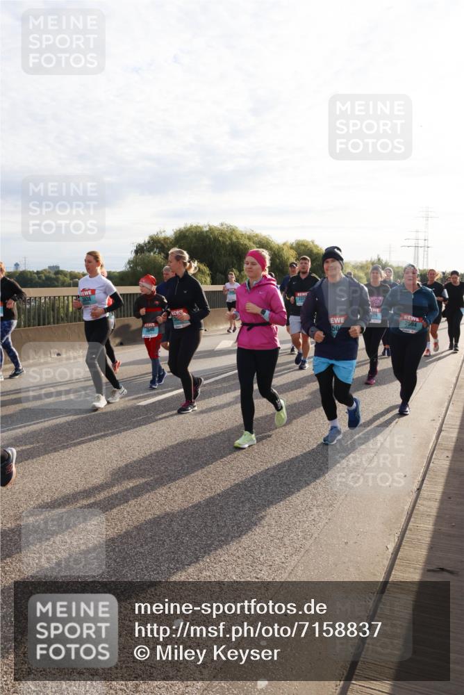 03.10.2024 - Köhlbrandbrückenlauf Miley Keyser http://msf.ph/oto/7158837 03.10.2024 09:24:29 Position 3 3040, 237, 50, 29, 2694 meine-sportfotos.de