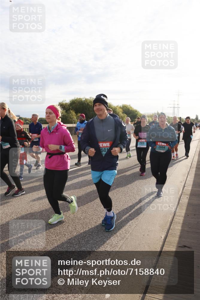 03.10.2024 - Köhlbrandbrückenlauf Miley Keyser http://msf.ph/oto/7158840 03.10.2024 09:24:29 Position 3 2694, 501, 2929 meine-sportfotos.de