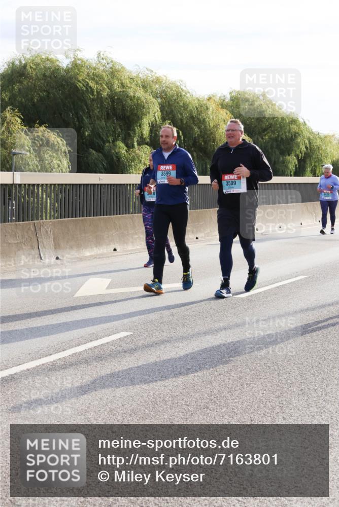 03.10.2024 - Köhlbrandbrückenlauf Miley Keyser http://msf.ph/oto/7163801 03.10.2024 09:24:42 Position 3 3599, 3509, 3422 meine-sportfotos.de