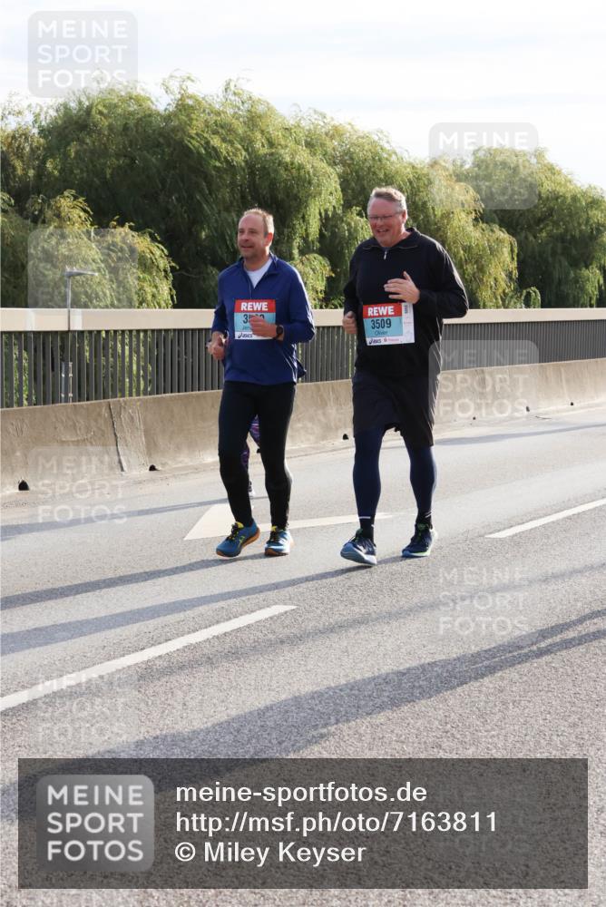 03.10.2024 - Köhlbrandbrückenlauf Miley Keyser http://msf.ph/oto/7163811 03.10.2024 09:24:42 Position 3 3, 3509 meine-sportfotos.de