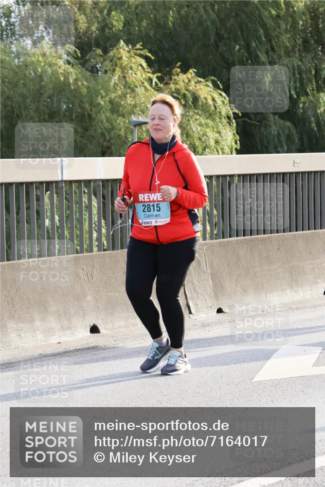 03.10.2024 - Köhlbrandbrückenlauf Miley Keyser http://msf.ph/oto/7164017 03.10.2024 09:25:01 Position 3 2815 meine-sportfotos.de
