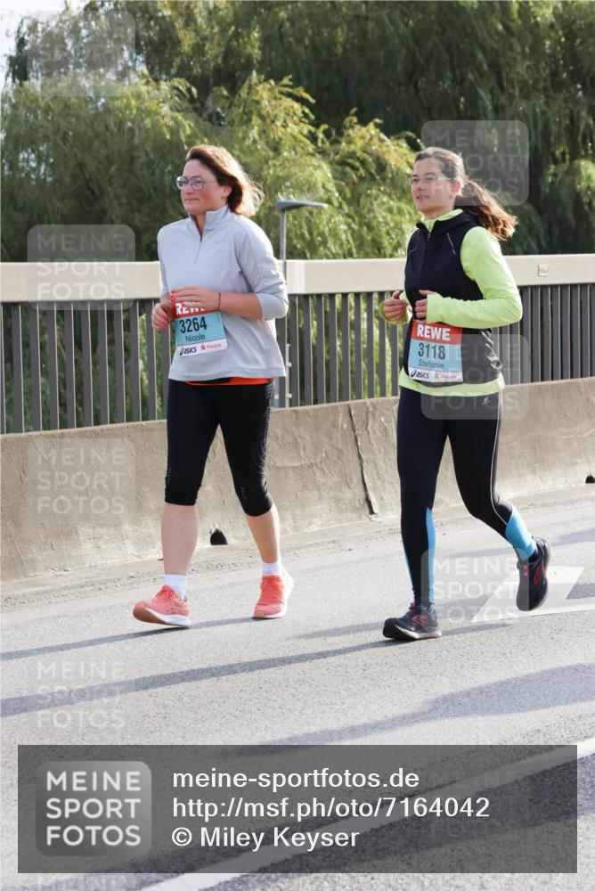 03.10.2024 - Köhlbrandbrückenlauf Miley Keyser http://msf.ph/oto/7164042 03.10.2024 09:25:04 Position 3 3264, 3118 meine-sportfotos.de