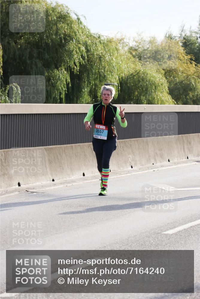 03.10.2024 - Köhlbrandbrückenlauf Miley Keyser http://msf.ph/oto/7164240 03.10.2024 09:25:30 Position 3 3557 meine-sportfotos.de