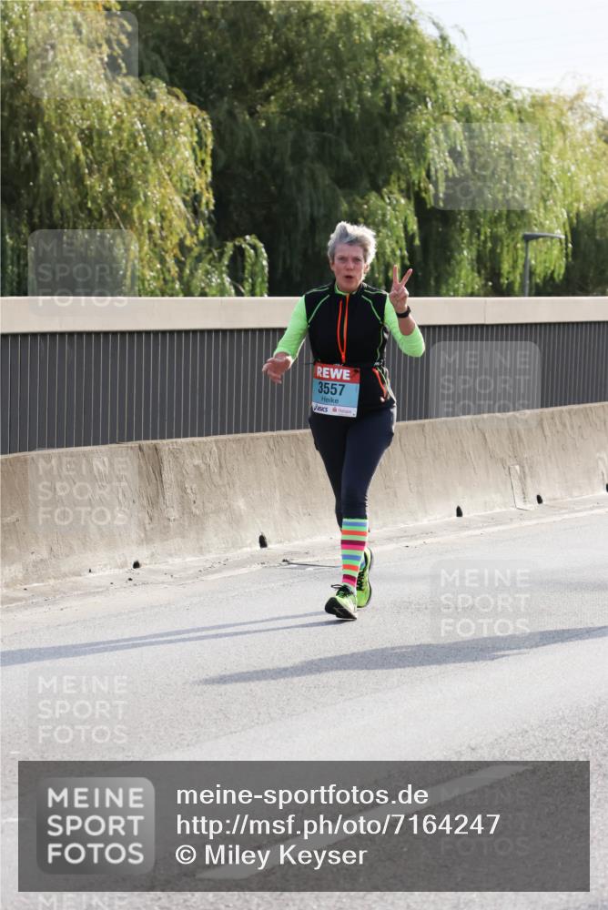 03.10.2024 - Köhlbrandbrückenlauf Miley Keyser http://msf.ph/oto/7164247 03.10.2024 09:25:31 Position 3 3557 meine-sportfotos.de